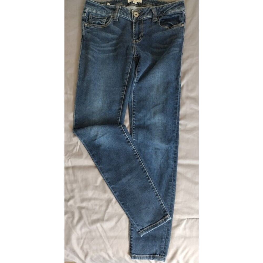 Cabi Low Rise Medium Wash Skinny Jeans, Size 4, Inseam‎ 29"
